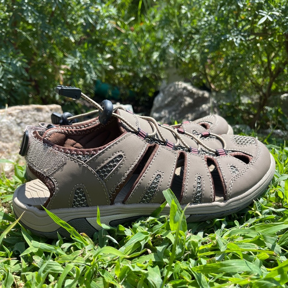 Eddie Bauer Blakely Leather Closed Toe Sandals